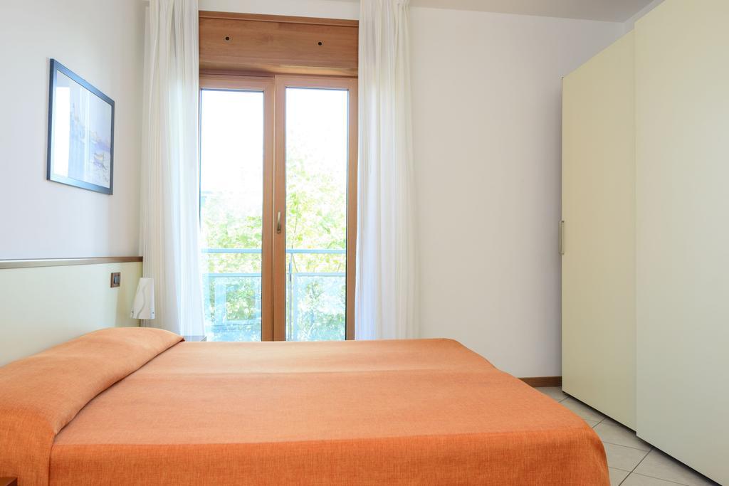 Sunbeach Apartments ลินญาโน ซับเบียโดโร ภายนอก รูปภาพ